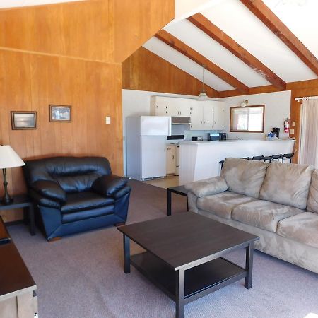 Anchor Lodge Fort Bragg Exterior photo